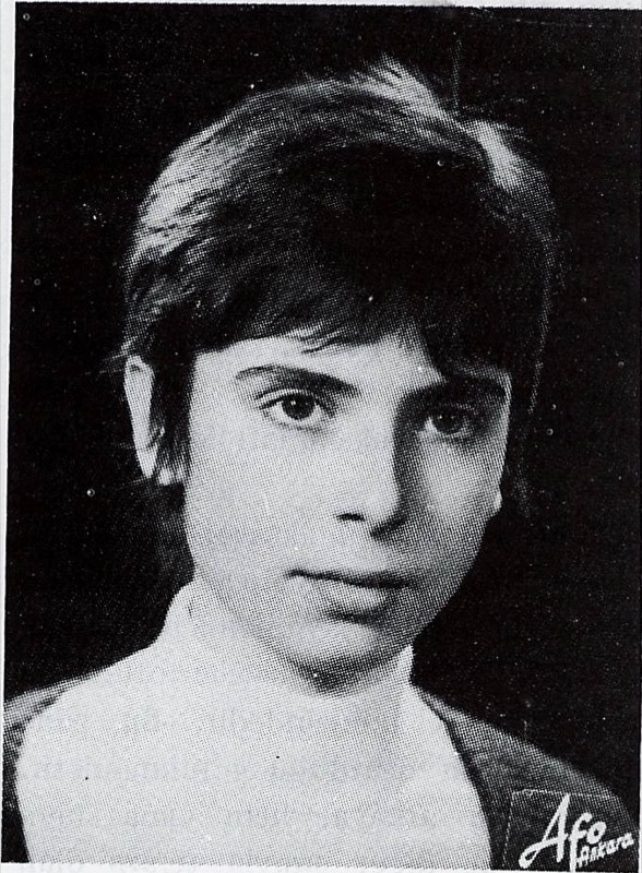 Özlem Şakiroğlu, 1986 yıllığı fotoğrafı
